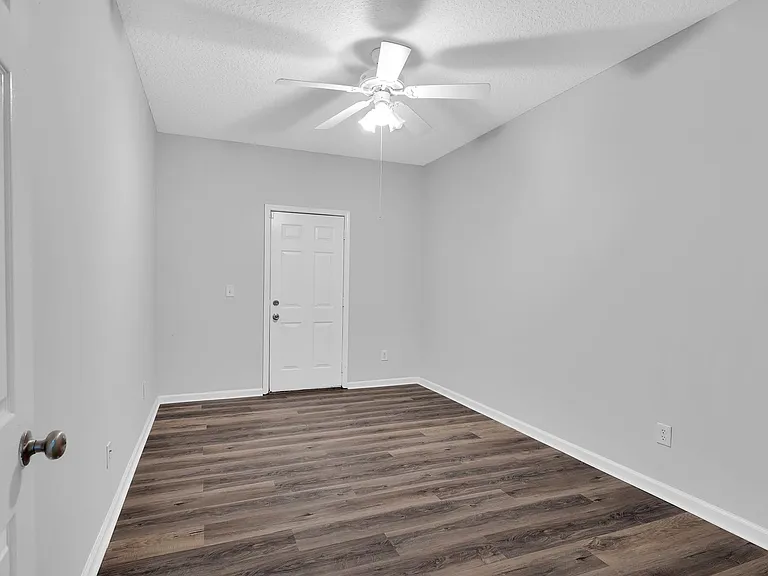 8305 Homeport Ct — Photo 5