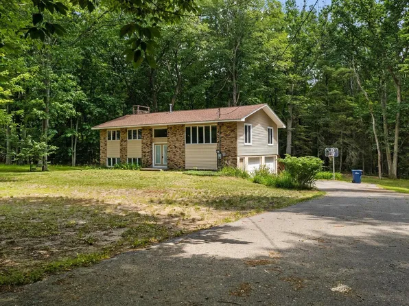 1513 Melody Ln, Interlochen, MI 49643