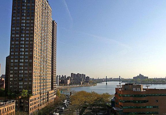 5th image of 1755 York Ave APT 4C