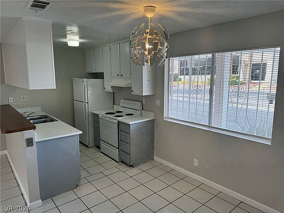 4th image of 2158 E Desert Inn Rd