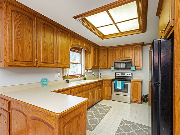 4th image of 1000 Alann Dr