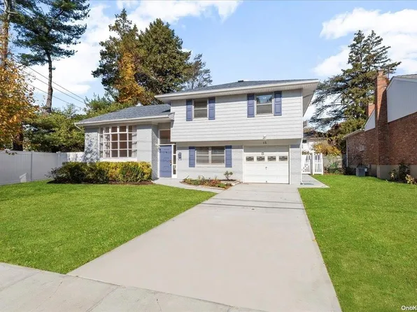 15 Starfire Court, Hewlett, NY 11557