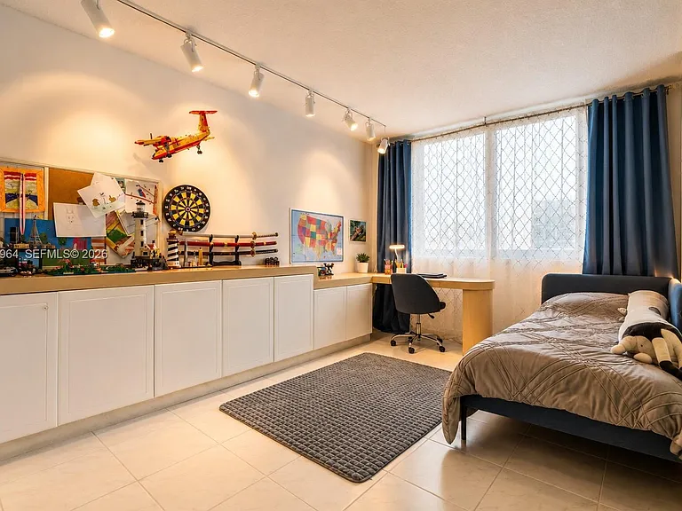 300 Bayview Dr #807 — Photo 18