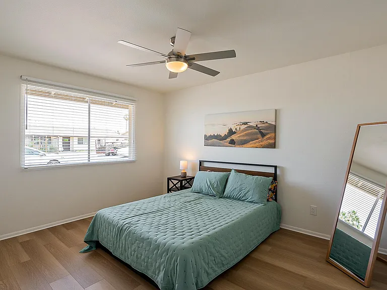 1107 E Geneva Dr — Photo 4