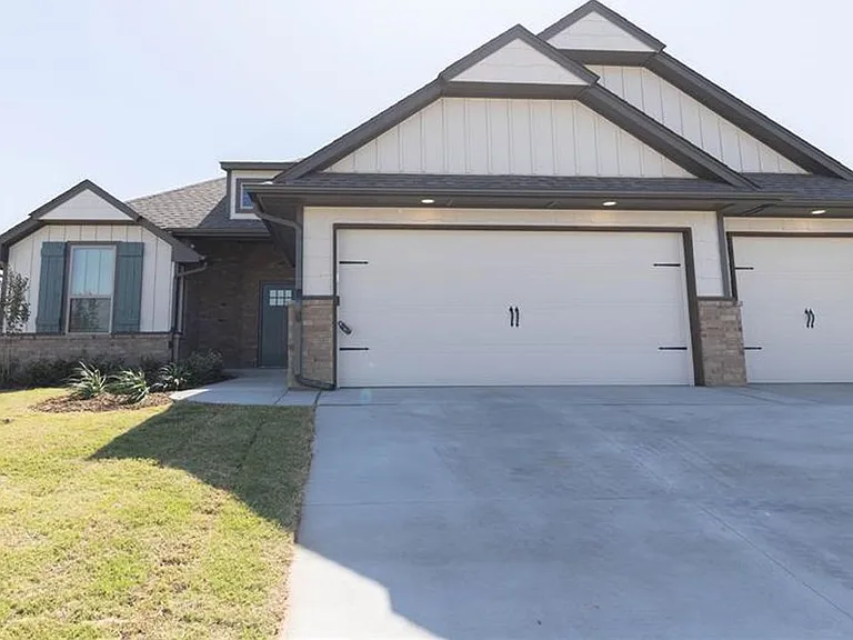 8732 Poppey Pl — Photo 1