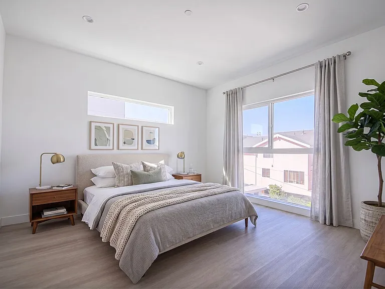 5263 Cartwright Ave — Photo 6