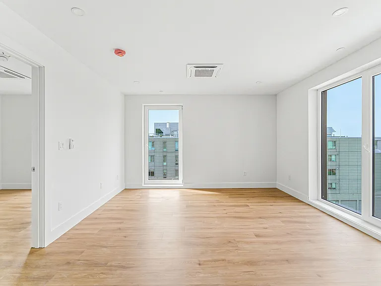 1035 Commonwealth Ave — Photo 65