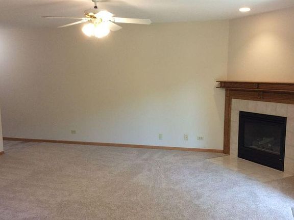 2nd image of 300 Loyola Dr