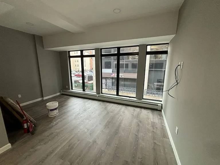 37 Center St — Photo 13