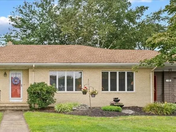 55 Amy Dr, Cranston, RI 02921