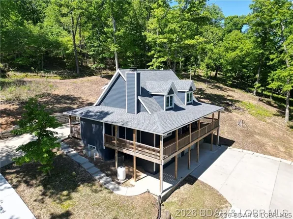 7930 Eagle Bay Dr, Gravois Mills, MO 65037