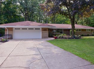 1540 Chestnut Rd, Seven Hills, OH 44131