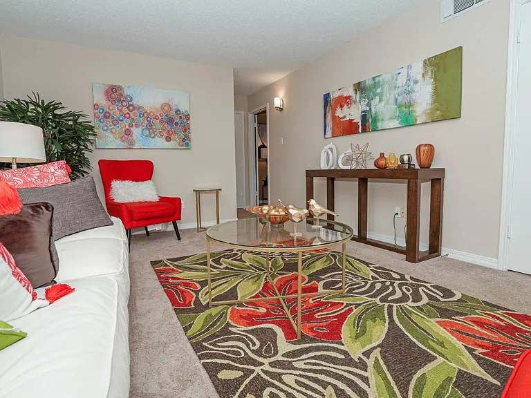 Magnolia Apartments — Photo 4