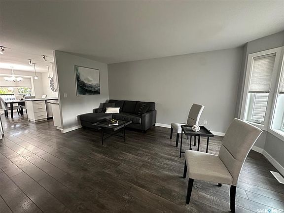 4th image of 408 Sillers St