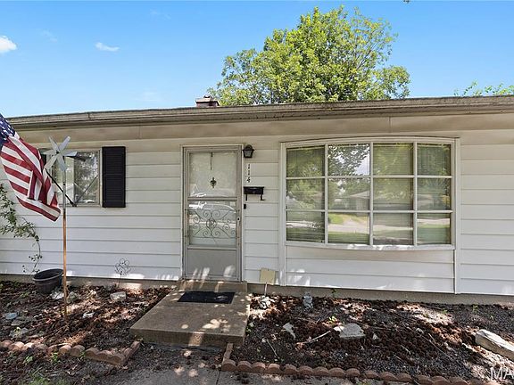 2nd image of 114 Saint James Ln
