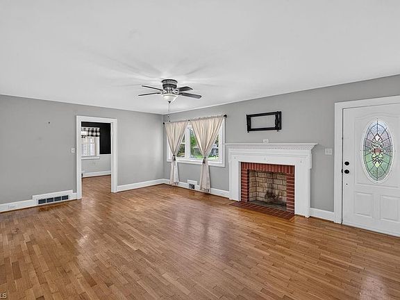 4th image of 142 Shamrock Blvd