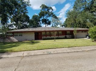 59 Plantation Ct, Lake Jackson, TX 77566