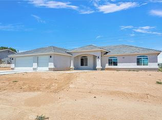 16196 Grevillea St, Hesperia, CA 92345