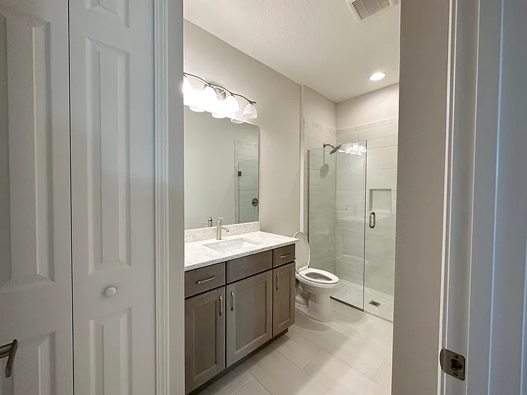 10716 Klee Ave — Photo 5