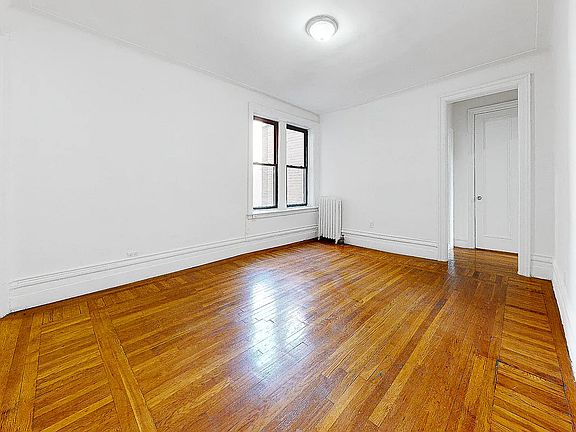 2nd image of 4848 Broadway Unit 4T
