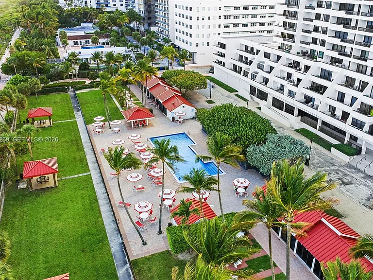 2555 Collins Ave #1002 — Photo 40