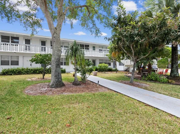 412 Sheffield Q, West Palm Beach, FL 33417