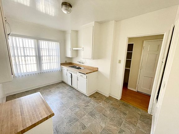 4th image of 485 Riverdale Dr APT 4