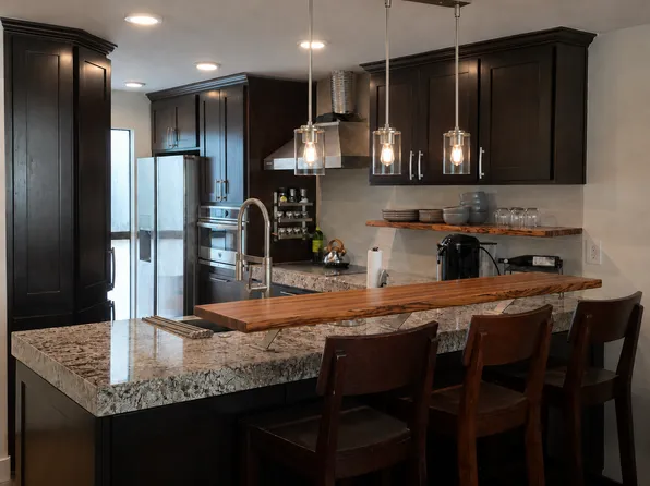 6114 Marina Pacifica Dr N, Long Beach, CA 90803