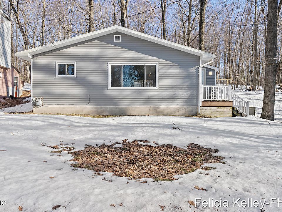 1st image of 16950 Shawano Dr NE