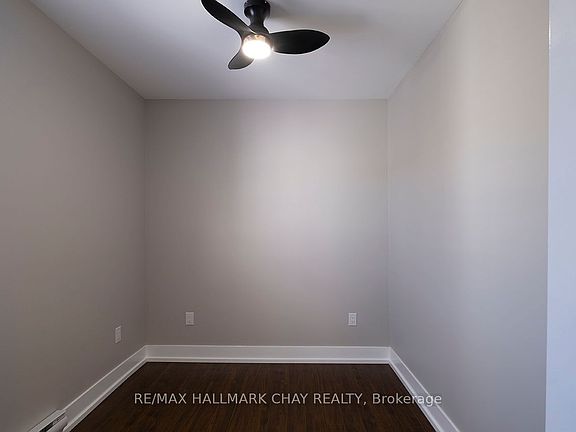 3rd image of 14 Queen St APT 2