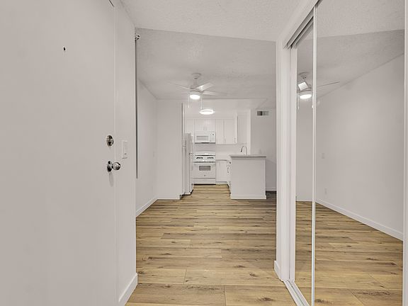 2nd image of 5257 Willowcrest Ave #104