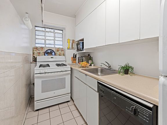 4th image of 41 7th Ave #9F