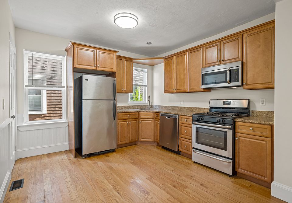 1st image of 20 Sudan St #2