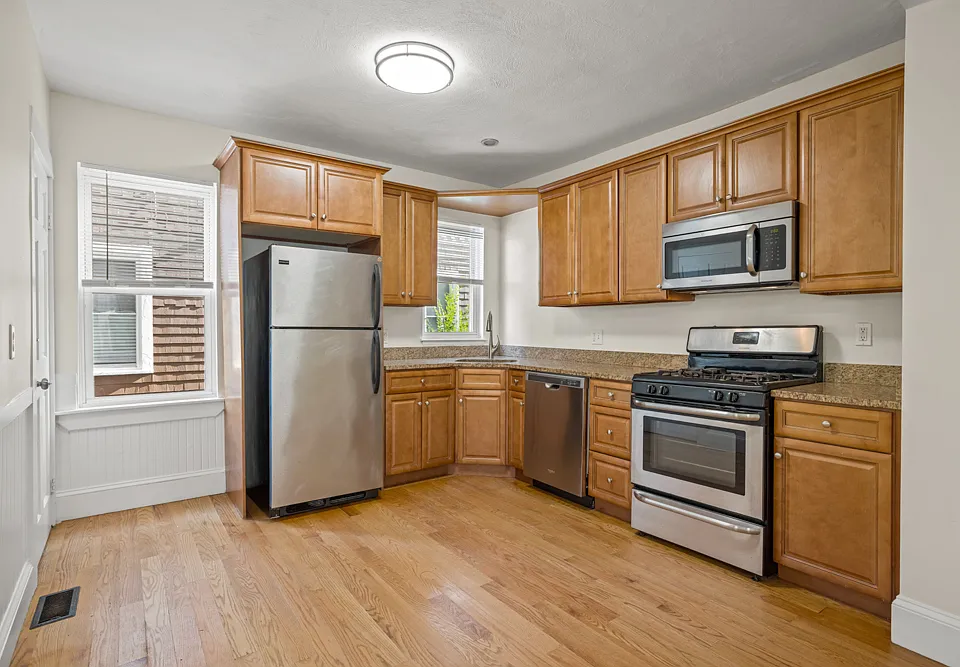 20 Sudan St #2
