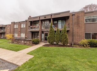 10744 Valley View Rd APT B12, Northfield, OH 44067
