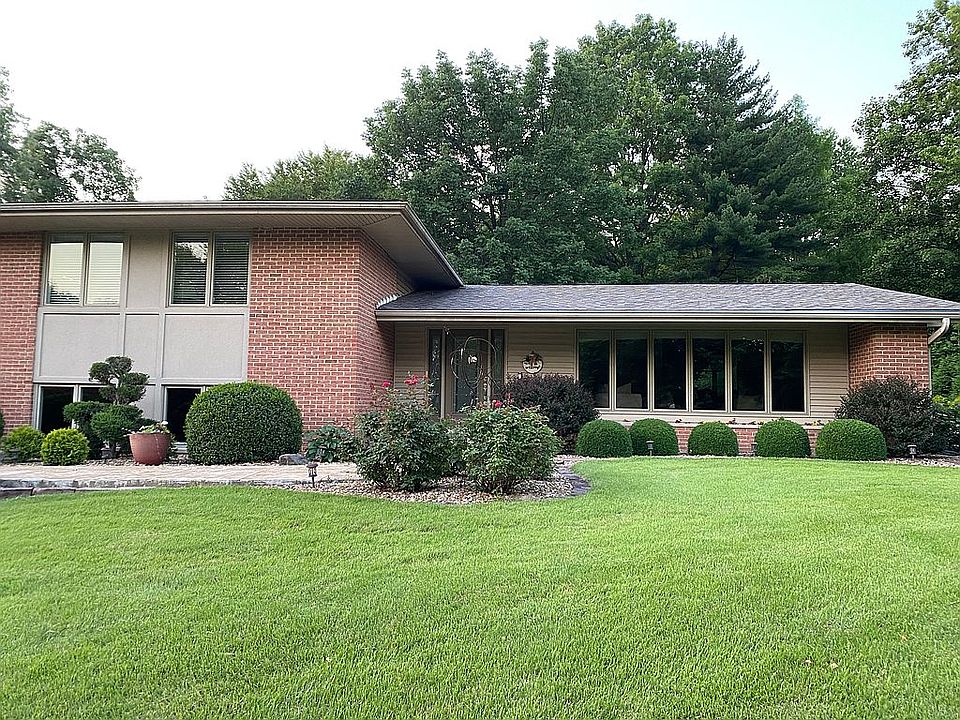 1st image of 365 S Lake Dr