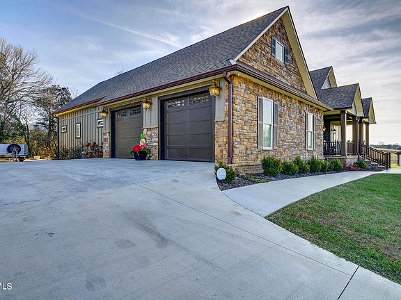 5th image of 4069 Greenwood Dr