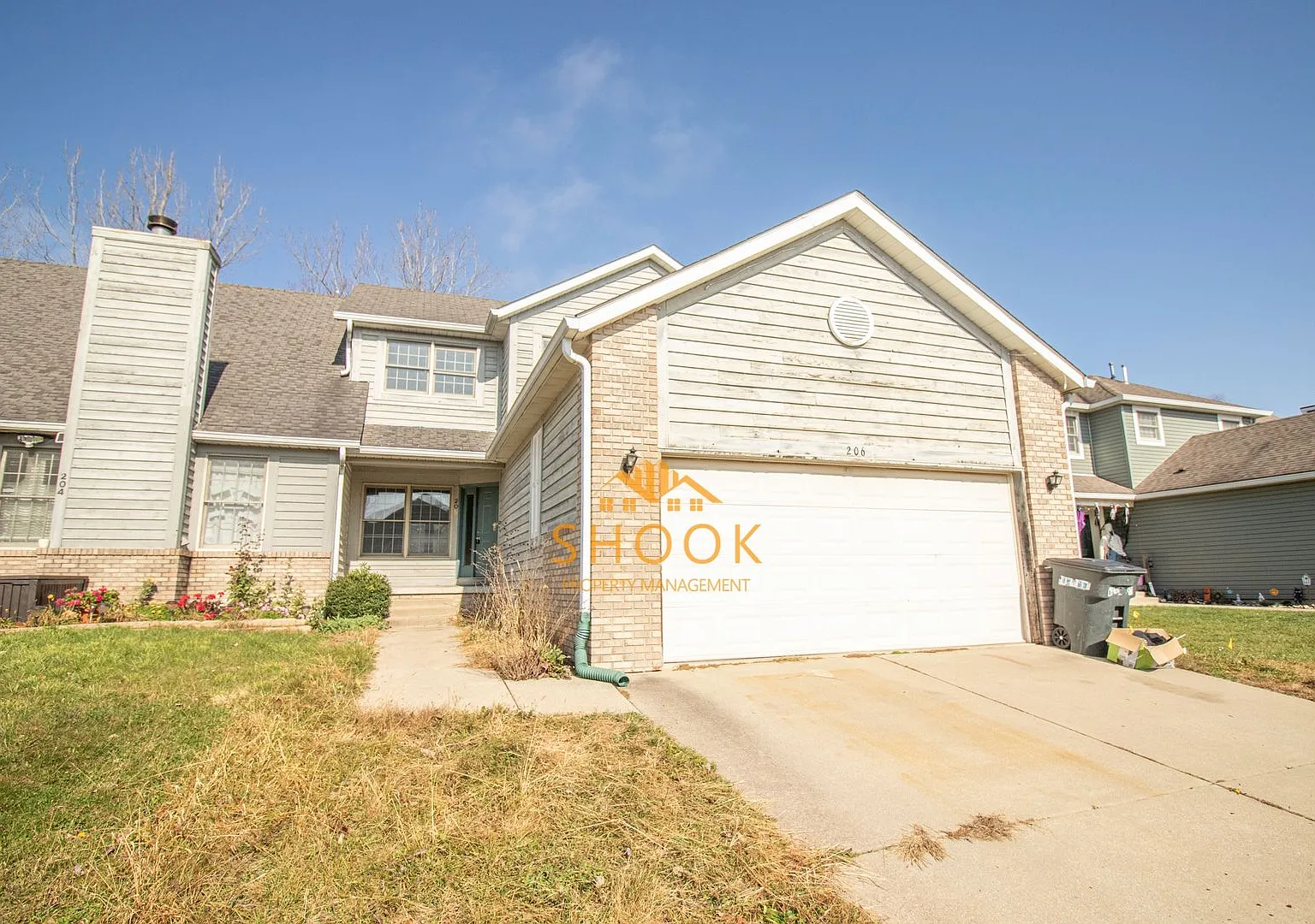 Large Townhome - Lots Of Space! — Photo 1