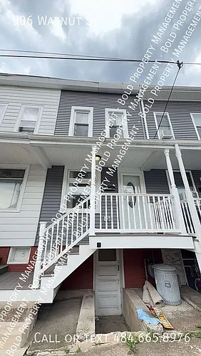 906 Walnut St Photo 1