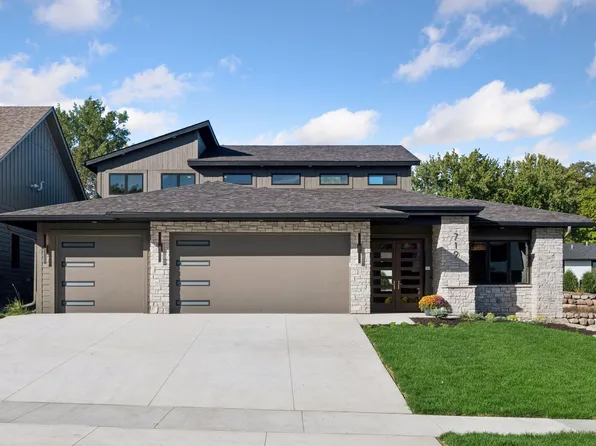 719 Ensconced Way, Chaska, MN 55318