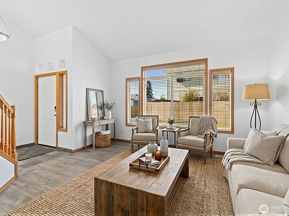 4th image of 1496 Aberdeen Avenue NE