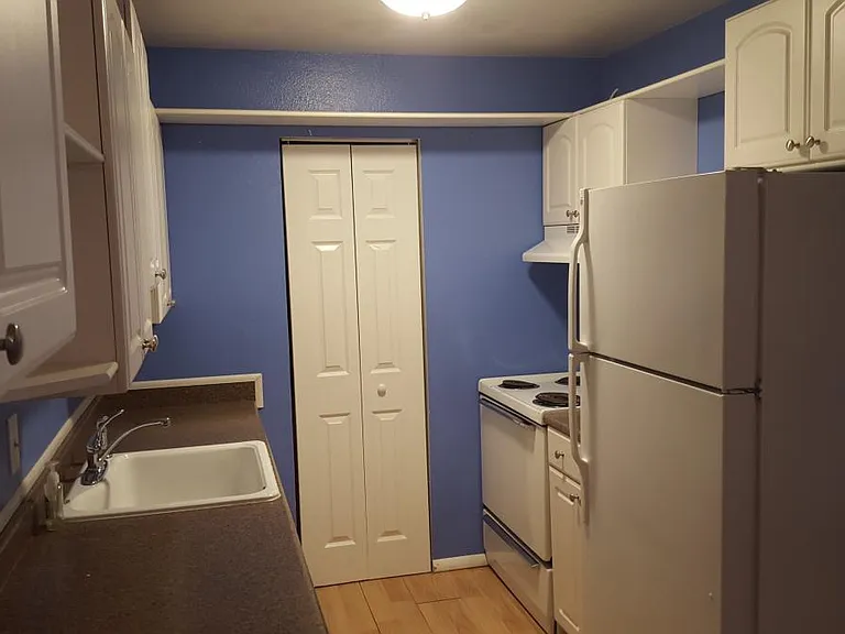 1400 Golden Cir — Photo 4