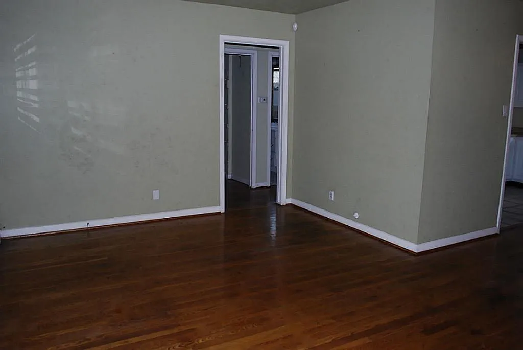4 bed, 2.0 bath, 1294 sqft, $1,900 — Photo 3