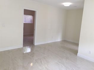 7155 Rue Notre Dame #202, Miami Beach, FL 33141