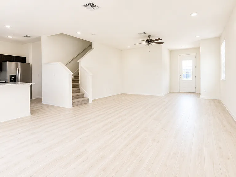 9581 Sandy Bluffs Cir — Photo 3