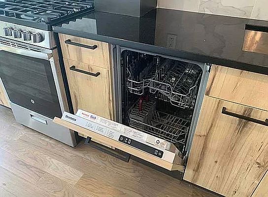 4th image of 1054 Dean St #4R