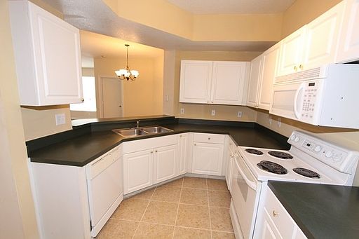 2nd image of 5506 Metrowest Blvd #13-112