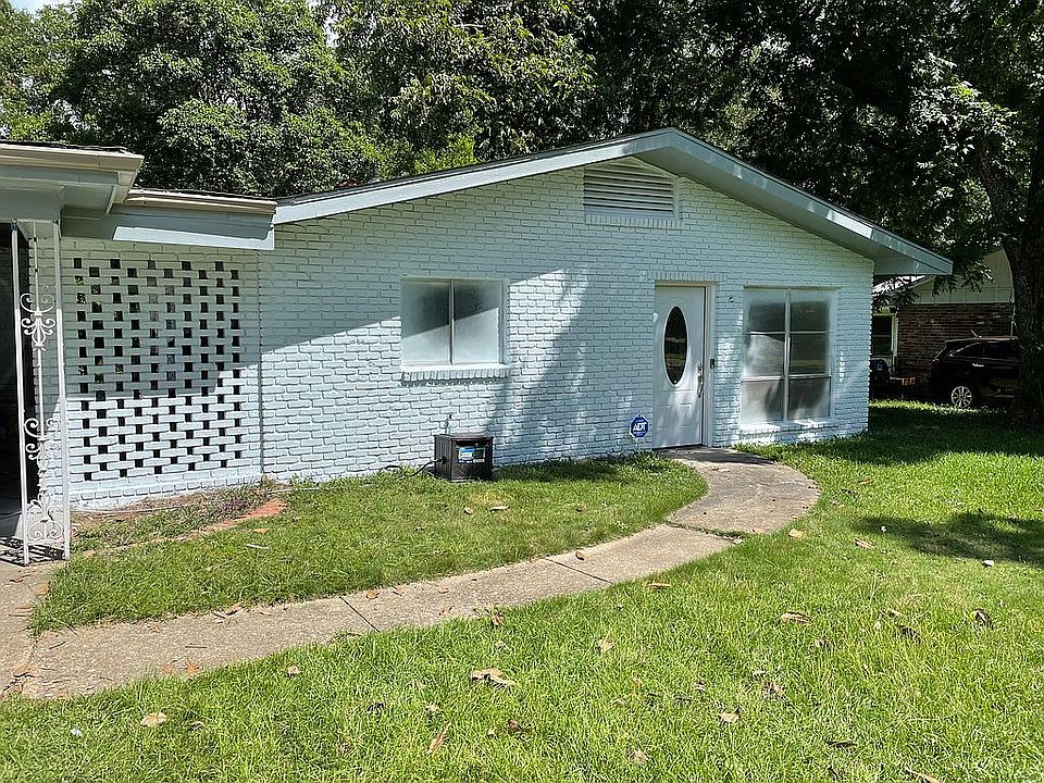 1st image of 2122 Sheffield Dr