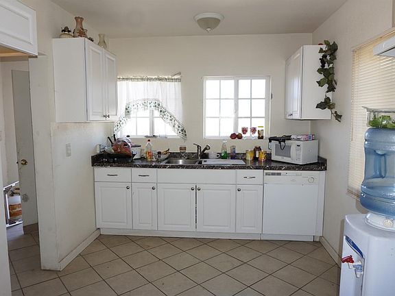 5th image of 1311 Santa Fe Dr