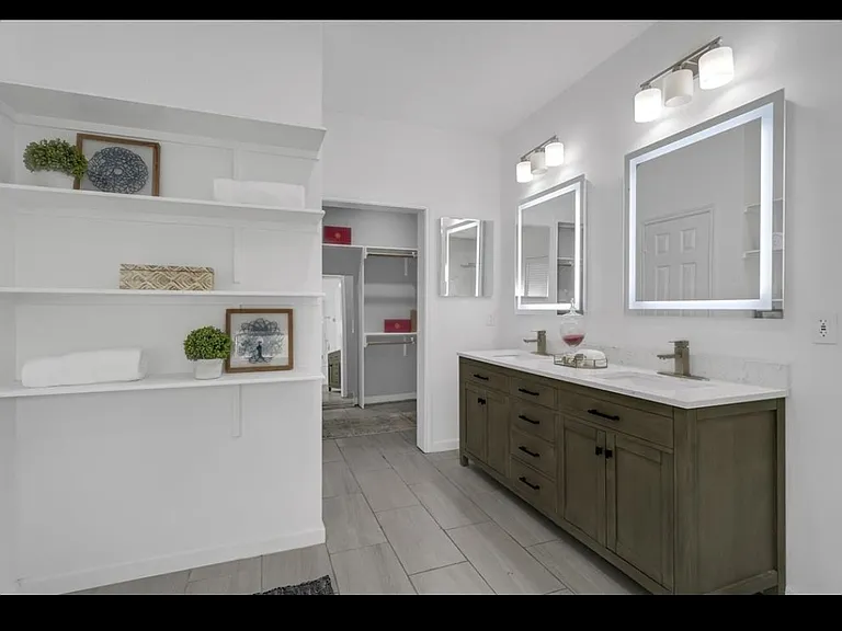 304 Milby St #1 — Photo 9